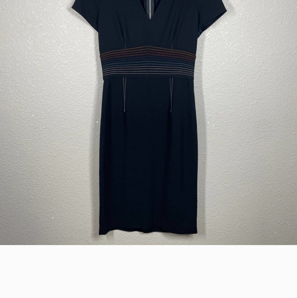 Diane Von Furstenberg 4 Tailored V Neck Sheath Dress Black Short Sleeves - Picture 2 of 10